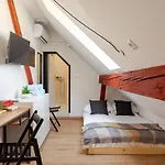 公寓 Stylish Loft In The Hearth Of Historic Centre *
