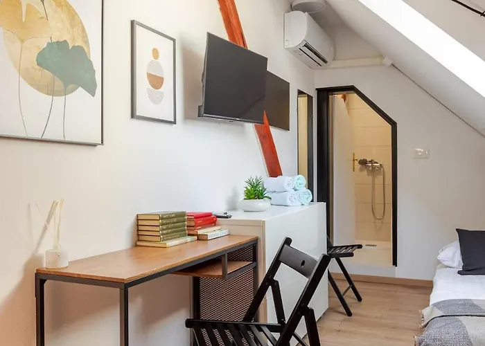 דירה Stylish Loft In The Hearth Of Historic Centre